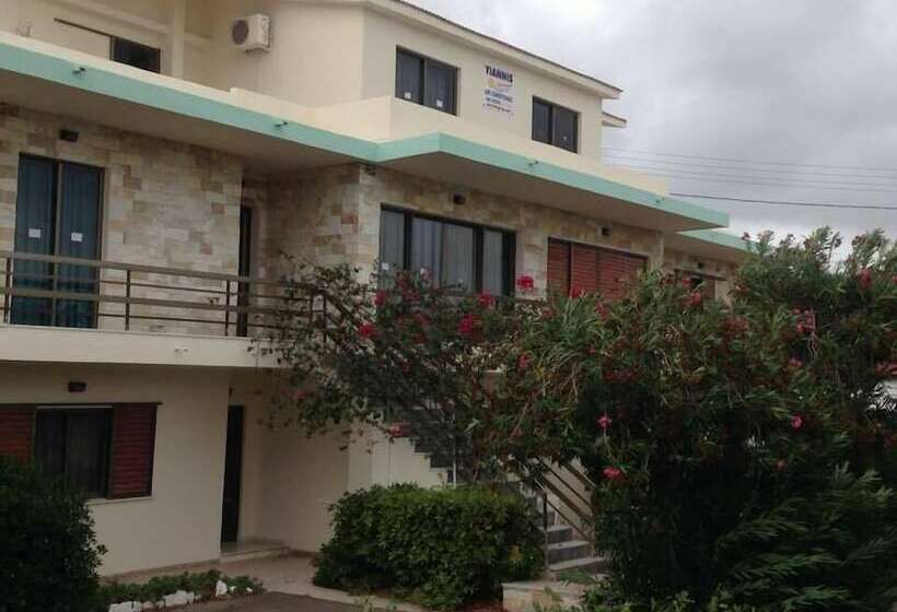 Yiannis Apartments