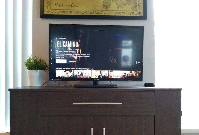 Perfect Central City Location   Parking   4 Beds   2 Bedrooms