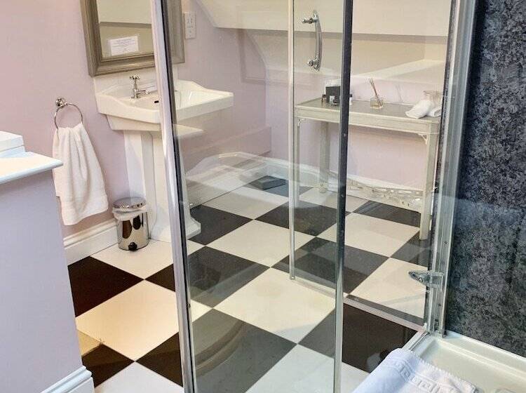 فندق فئة نجمة واحدة The Bell At Skenfrith