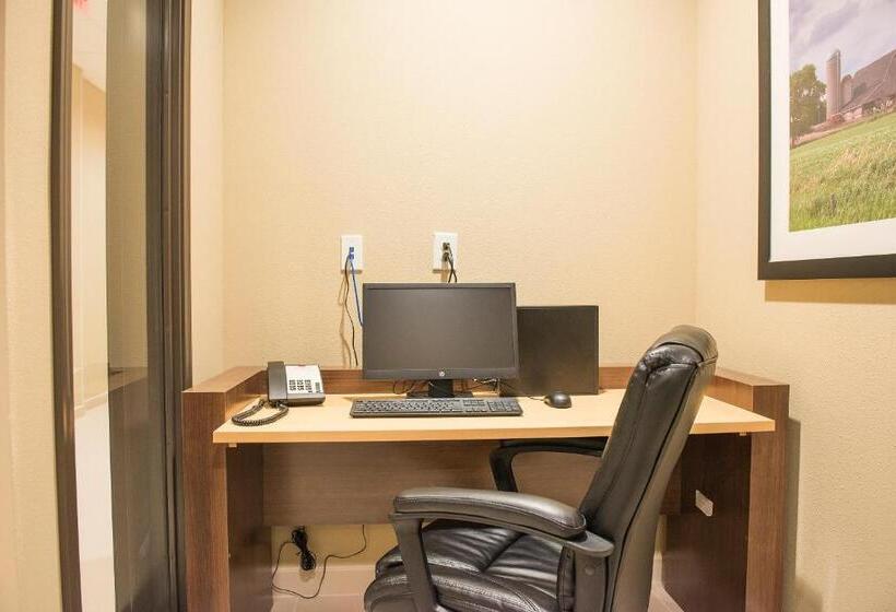 בית מלון כפרי Candlewood Suites Fargo South  Medical Center By Ihg