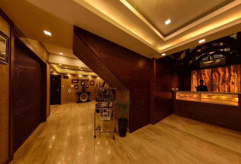 בית מלון כפרי Clarks Inn Srinagar