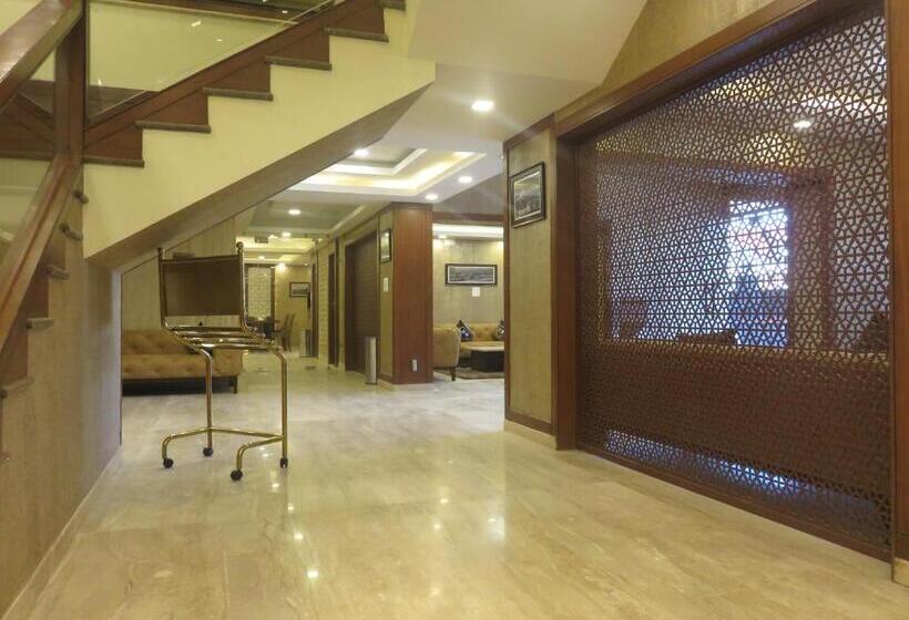 בית מלון כפרי Clarks Inn Srinagar