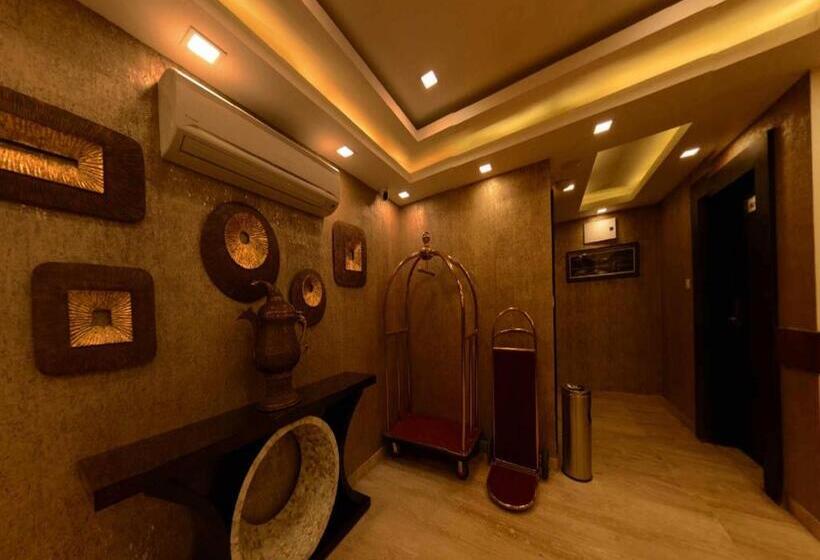 בית מלון כפרי Clarks Inn Srinagar