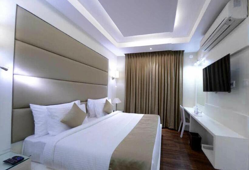 בית מלון כפרי Clarks Inn Srinagar