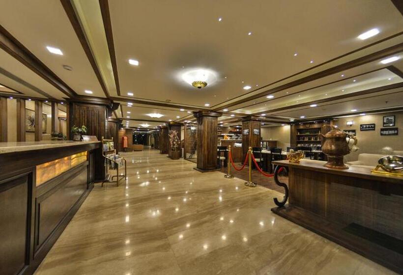 בית מלון כפרי Clarks Inn Srinagar