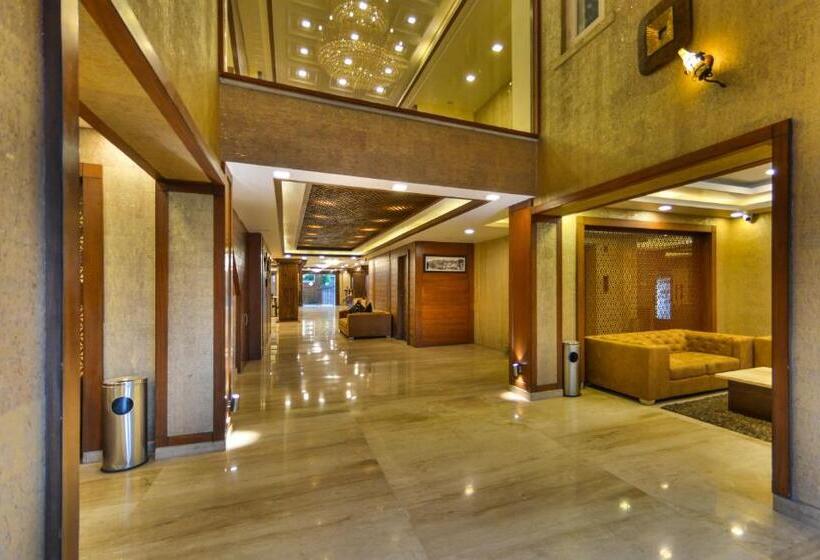 בית מלון כפרי Clarks Inn Srinagar