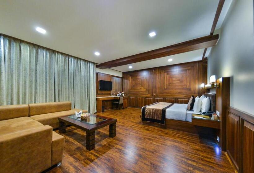 בית מלון כפרי Clarks Inn Srinagar