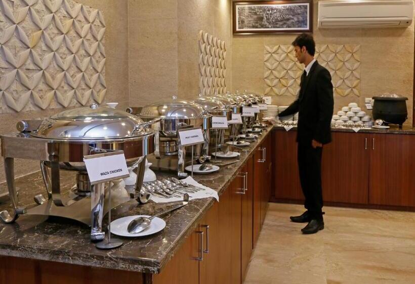 בית מלון כפרי Clarks Inn Srinagar