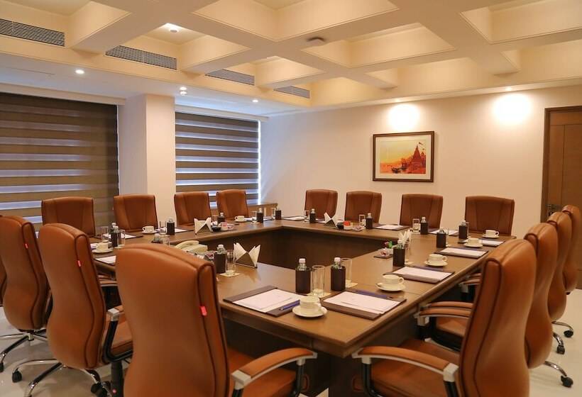 酒店 Efcee Sarovar Premiere Bhavnagar