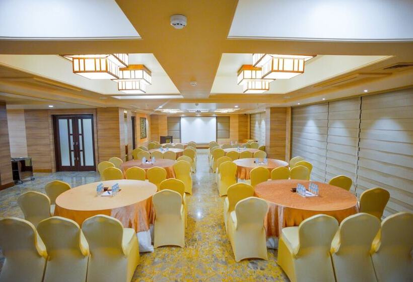 酒店 Efcee Sarovar Premiere Bhavnagar