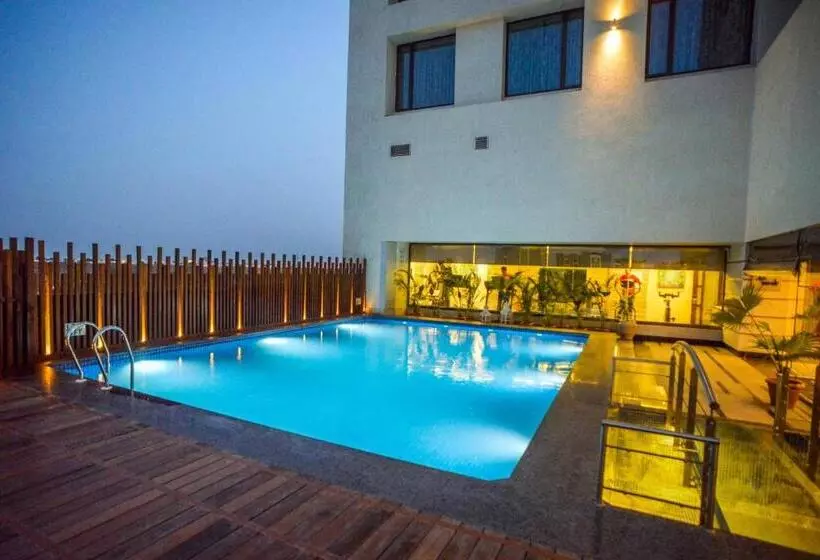 Hotelli Efcee Sarovar Premiere Bhavnagar