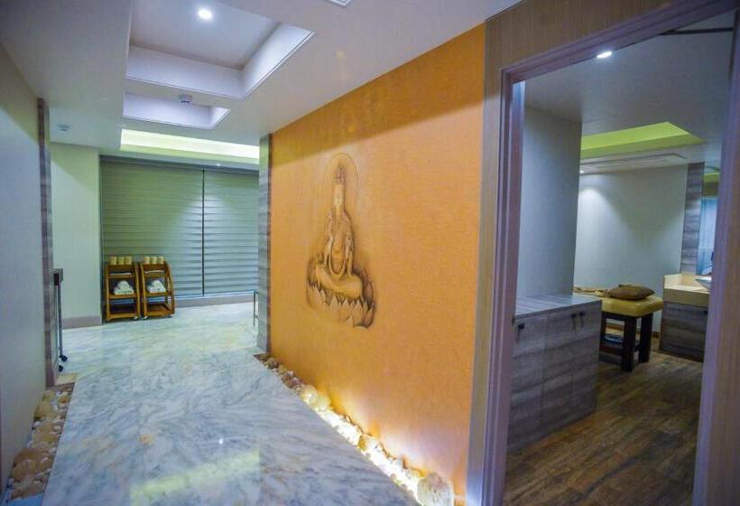 酒店 Efcee Sarovar Premiere Bhavnagar