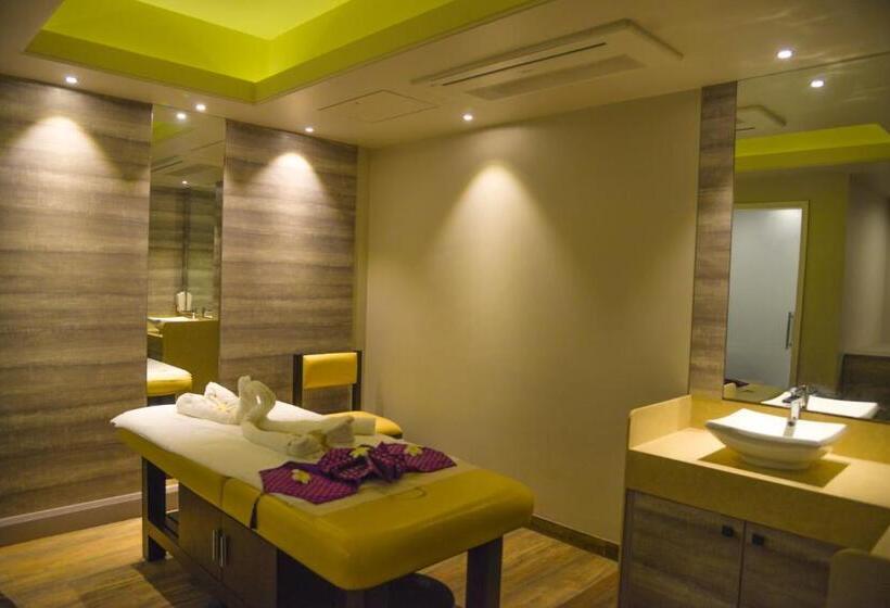 Szálloda Efcee Sarovar Premiere Bhavnagar