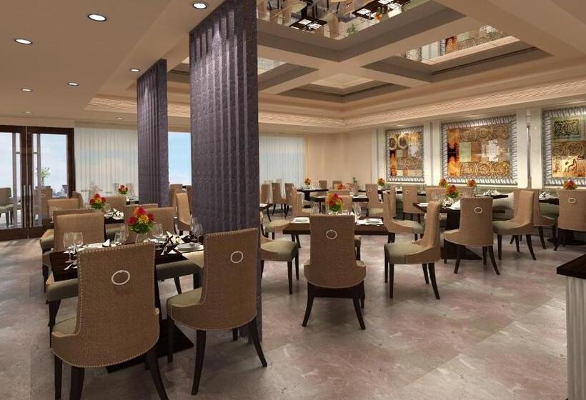 هتل Efcee Sarovar Premiere Bhavnagar