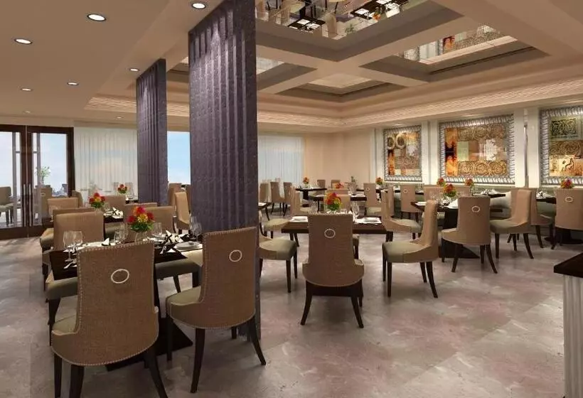 Hotelli Efcee Sarovar Premiere Bhavnagar