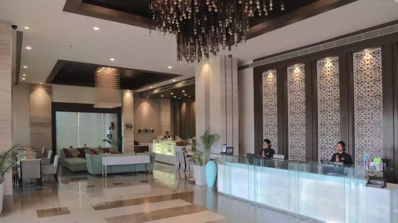 酒店 Efcee Sarovar Premiere Bhavnagar