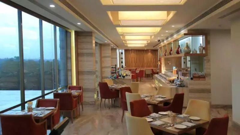 Hotelli Efcee Sarovar Premiere Bhavnagar