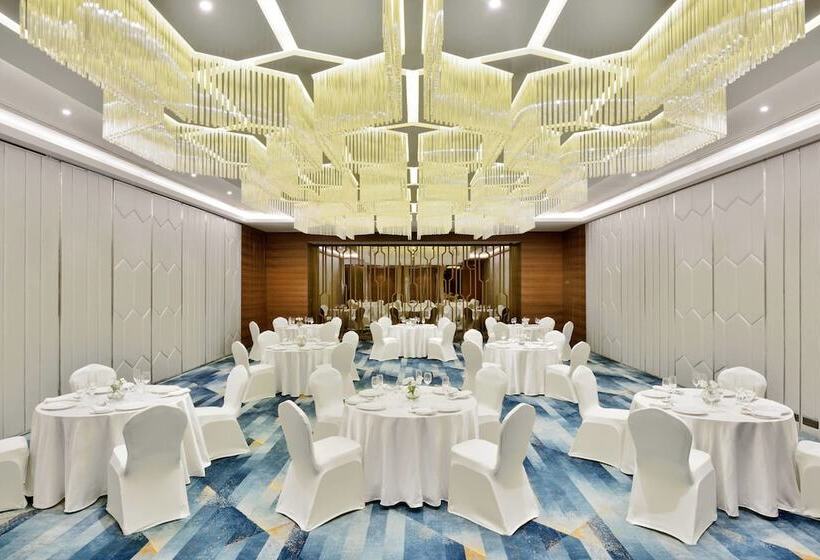 בית מלון כפרי Fairfield By Marriott Indore