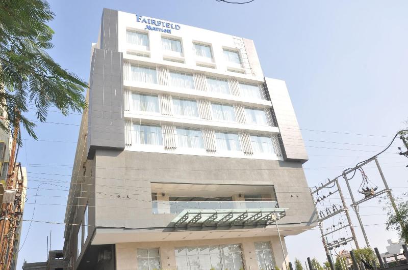 בית מלון כפרי Fairfield By Marriott Indore