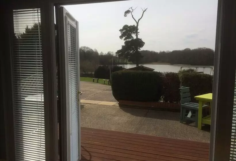 ホテル Gosfield Lake Resort