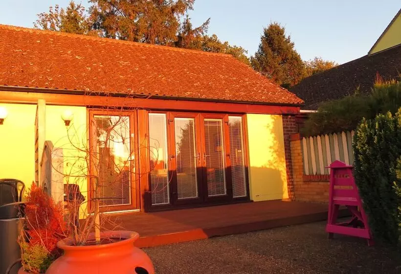 ホテル Gosfield Lake Resort