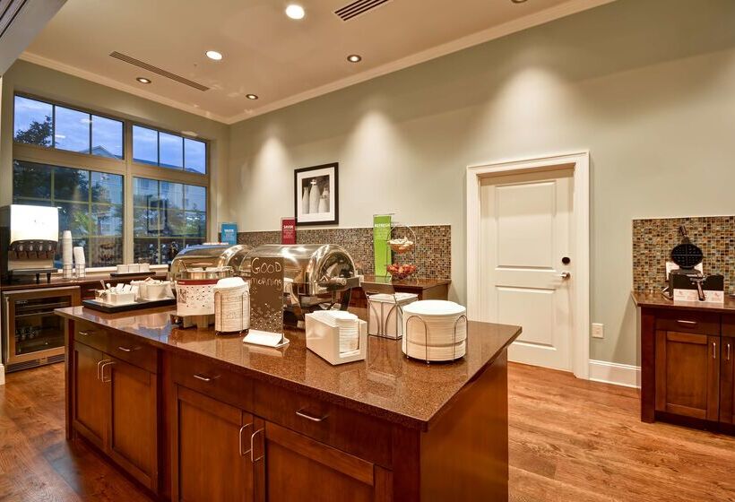 فندق Hampton Inn & Suites Charleston Airport