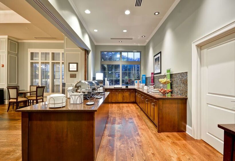 فندق Hampton Inn & Suites Charleston Airport