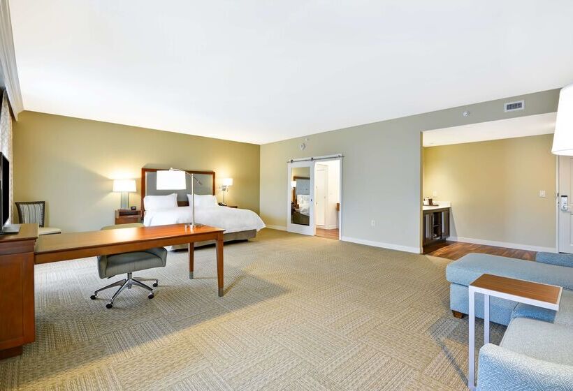 فندق Hampton Inn & Suites Charleston Airport