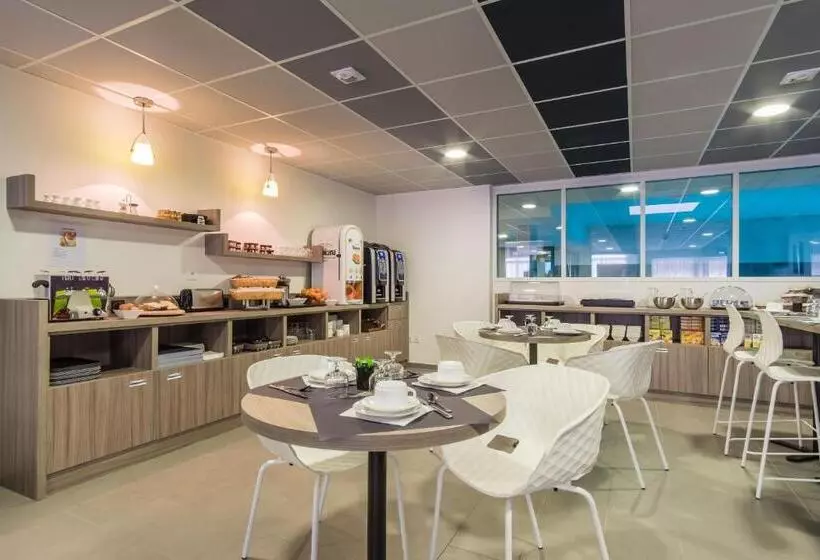 Nemea Appart Hotel Quai Victor Tours Centre