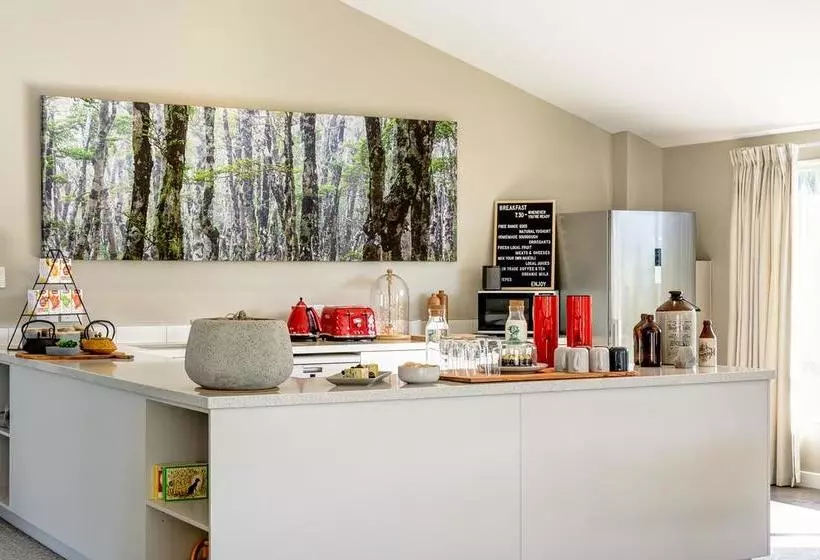 ホテル Split Apple Lodge  Boutique Eco Lodge & Spa