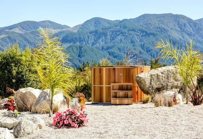 ホテル Split Apple Lodge  Boutique Eco Lodge & Spa