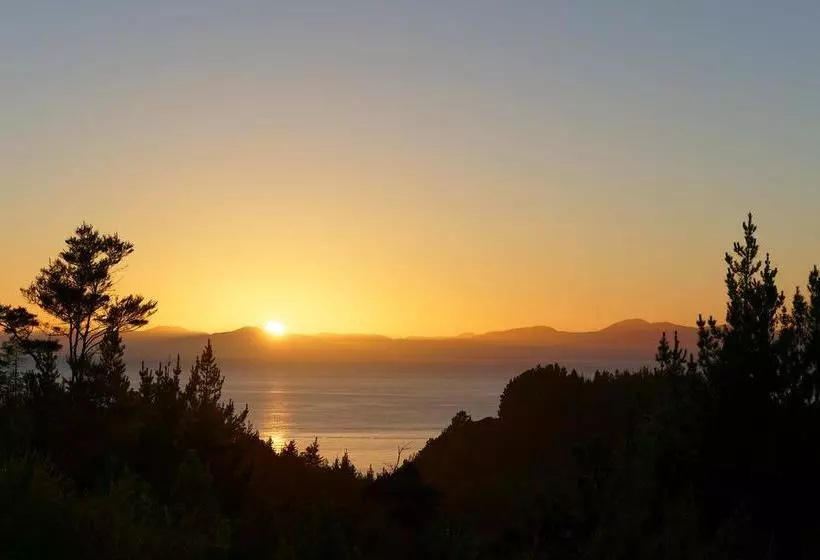 ホテル Split Apple Lodge  Boutique Eco Lodge & Spa