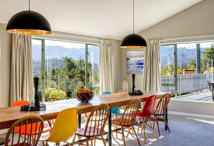ホテル Split Apple Lodge  Boutique Eco Lodge & Spa