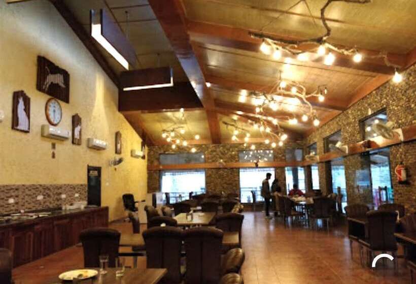 Hotel The Roar Resort