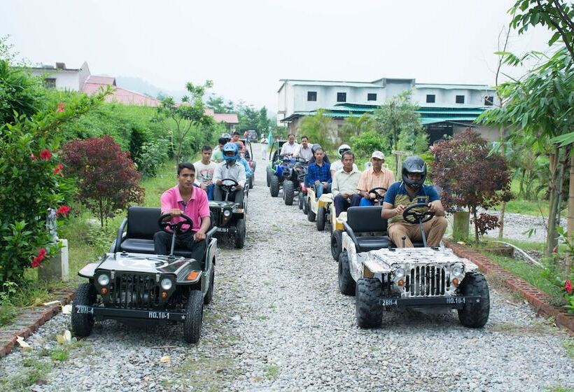 Hotel The Roar Resort