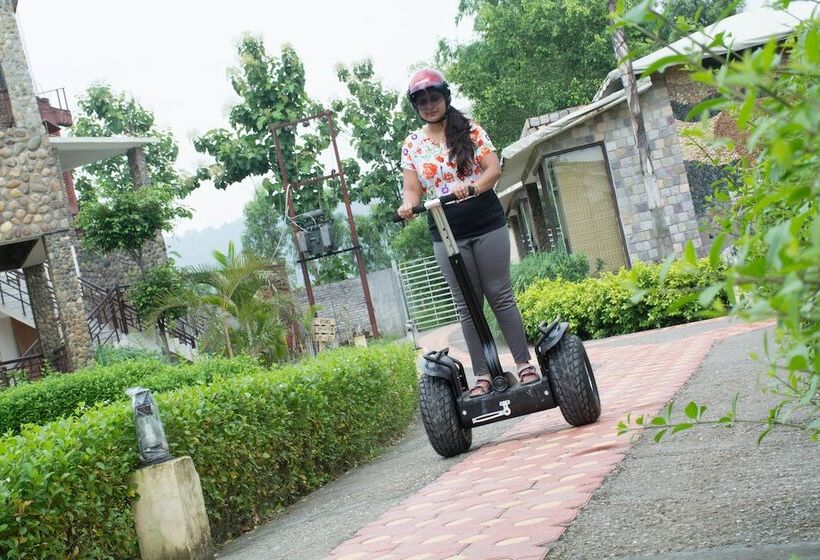 Hotel The Roar Resort