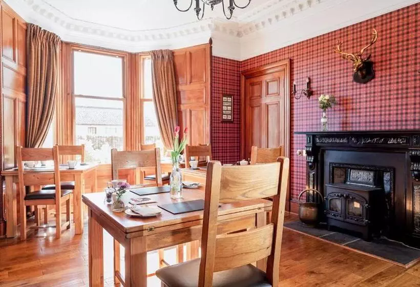 پانسیون Strathallan Bed And Breakfast