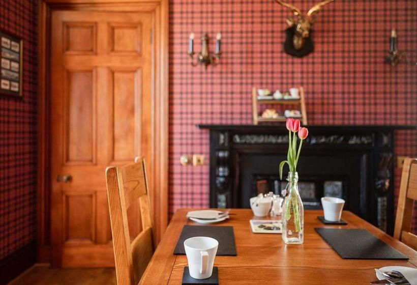 פנסיון Strathallan Bed And Breakfast