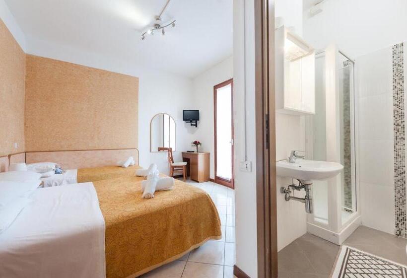 Regina Hotel E Ristorante