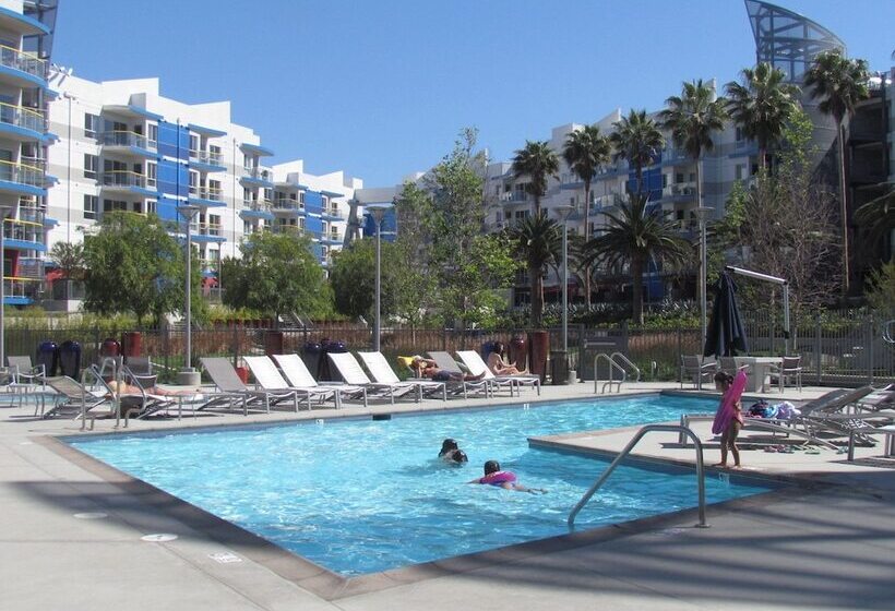 Resort Style Walk To The Beach