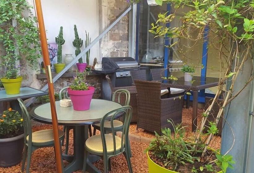 مبيت وإفطار Aux Pierres Magiques