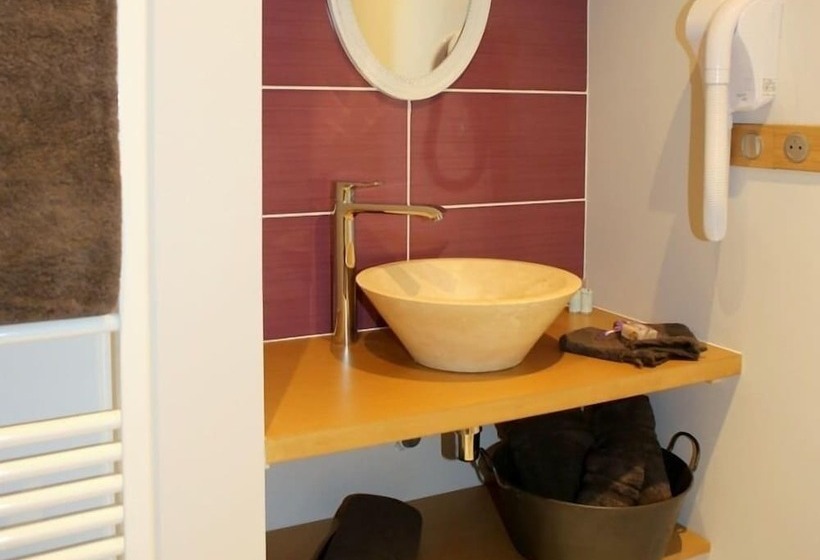 مبيت وإفطار Aux Pierres Magiques