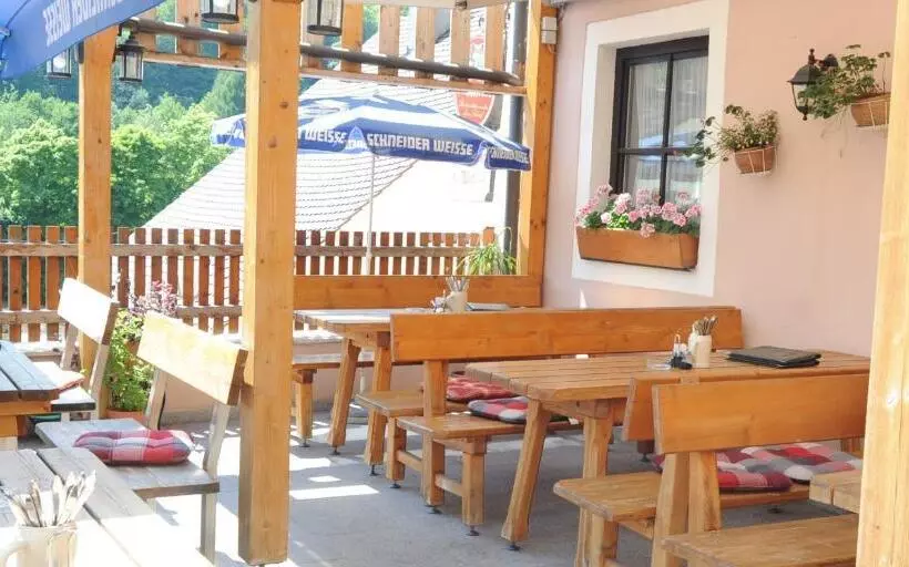 ベッドアンドブレックファースト Gasthaus Felsenwastl