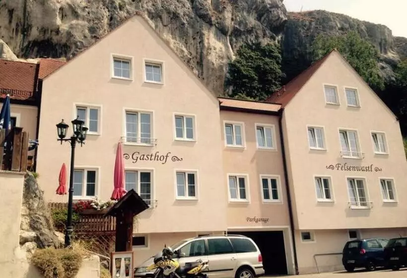ベッドアンドブレックファースト Gasthaus Felsenwastl