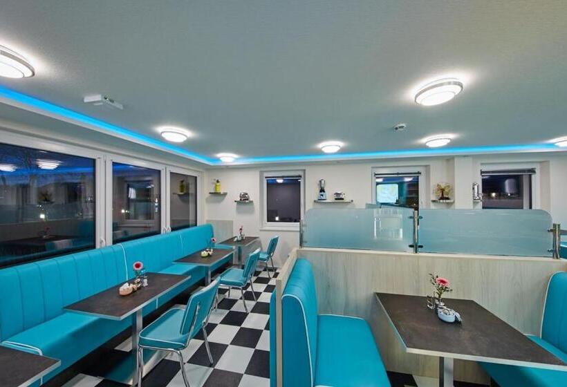 Bernstein Hotel 50`s Seaside Motel