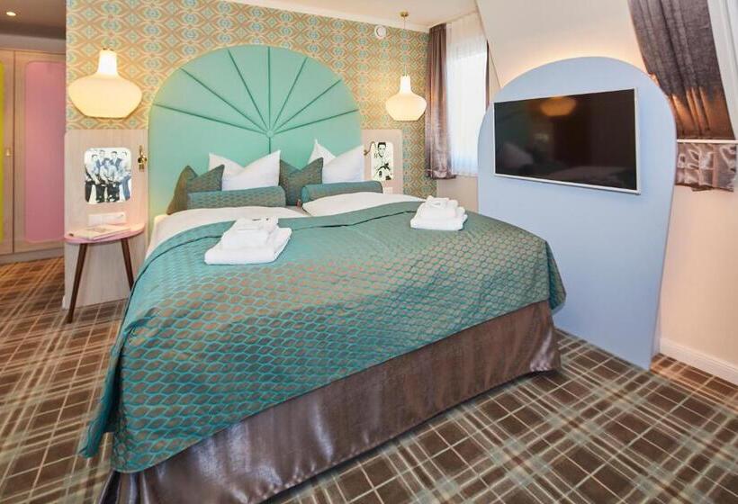 Bernstein Hotel 50`s Seaside Motel