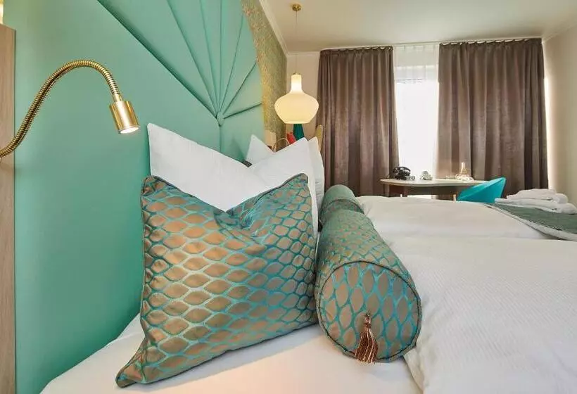 Bernstein Hotel 50`s Seaside Motel