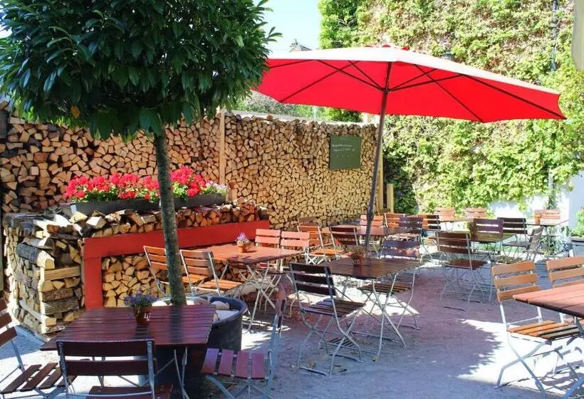 Hotelli Gasthaus Schiff