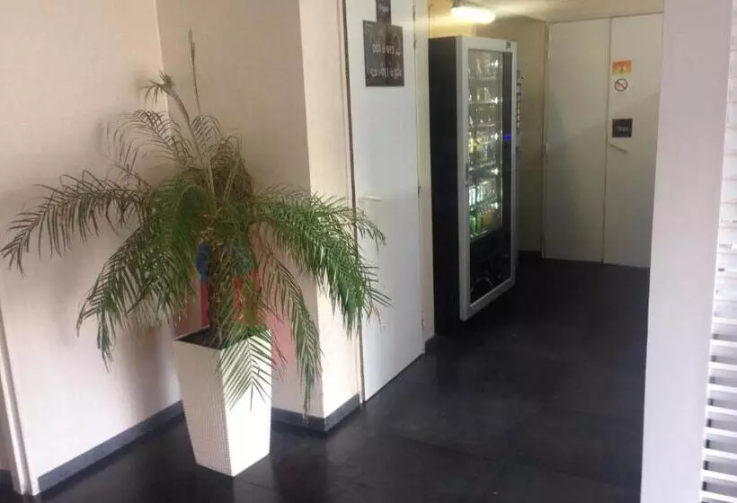 Hotelli Hôtel Akena Pierrelaye