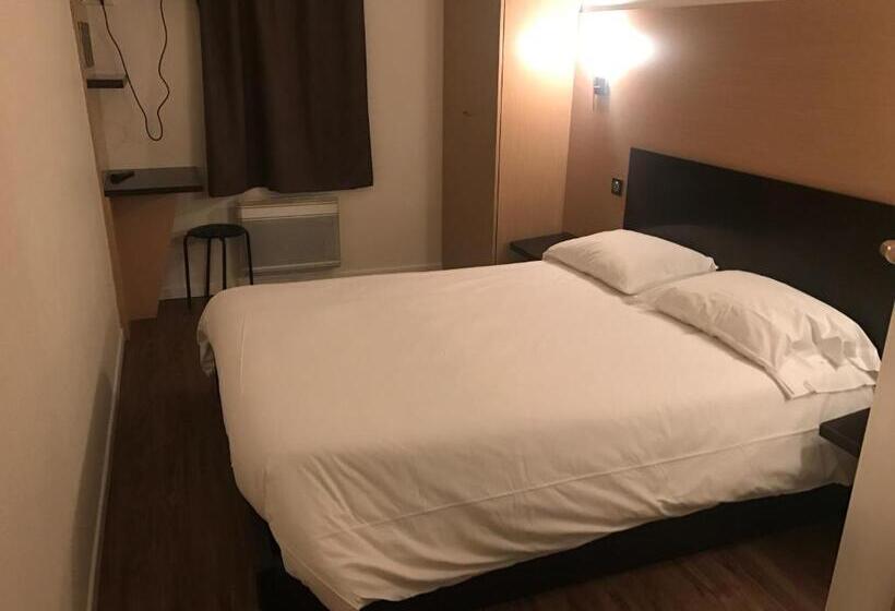 Отель Hôtel Akena Pierrelaye